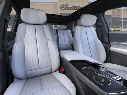 New 2026 Cadillac Lyriq Luxury image 16