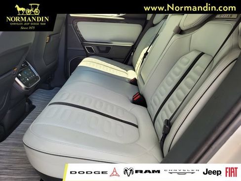Used 2022 Rivian R1T Adventure AWD/4WD image 17