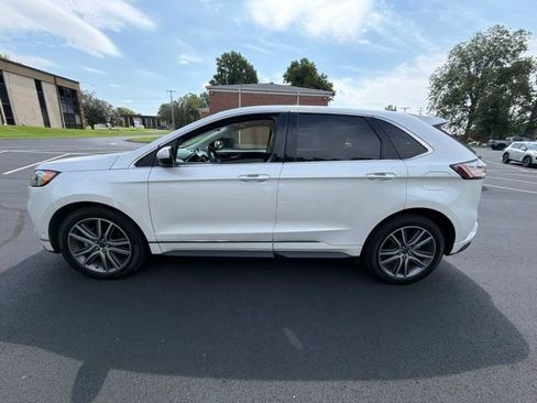 Used 2019 Ford Edge Titanium w/ Equipment Group 301A FWD image 9