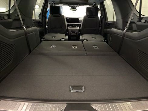 New 2026 Chevrolet Suburban Premier AWD/4WD image 24