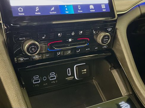 Used 2023 Jeep Grand Cherokee Overland w/ Luxury Tech Group IV image 23