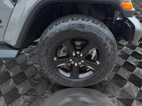 Used 2021 Jeep Wrangler Unlimited Sahara image 7