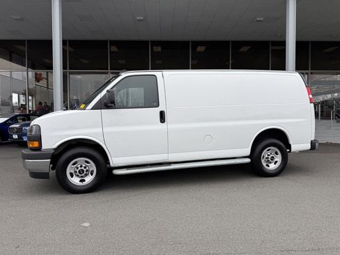 Used 2024 GMC Savana 2500 w/ Driver Convenience Package image 1