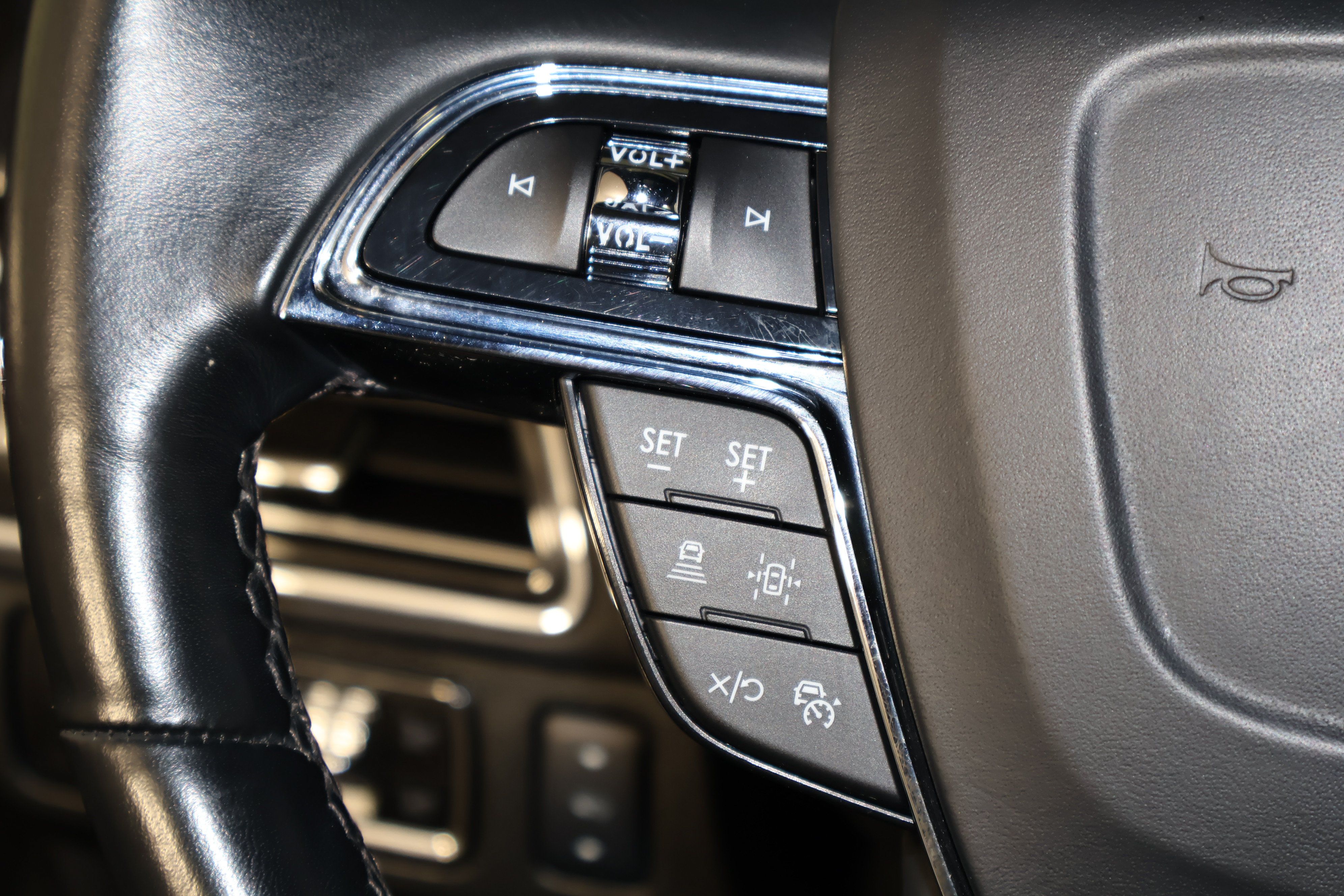 Used 2024 Lincoln Navigator Premiere AWD/4WD image 22