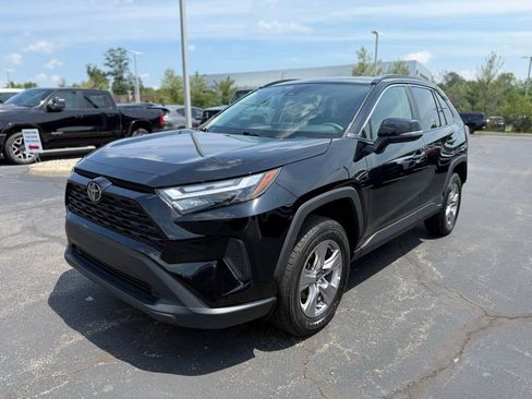 Used 2024 Toyota RAV4 XLE AWD/4WD image 7