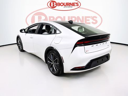 Used 2024 Toyota Prius XLE image 8