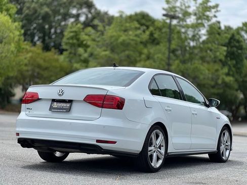 Used 2017 Volkswagen Jetta GLI FWD image 5
