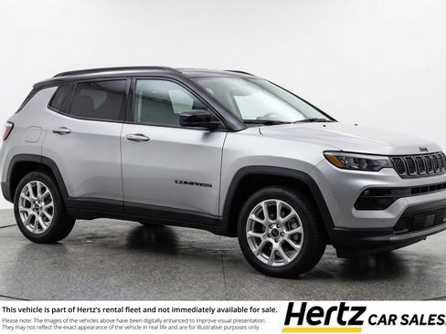 Used 2025 Jeep Compass Limited AWD/4WD image 1