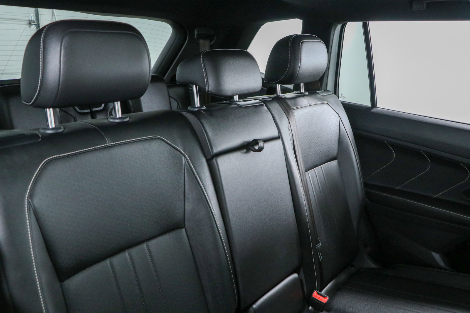 Used 2022 Volkswagen Tiguan SE R-Line FWD image 29