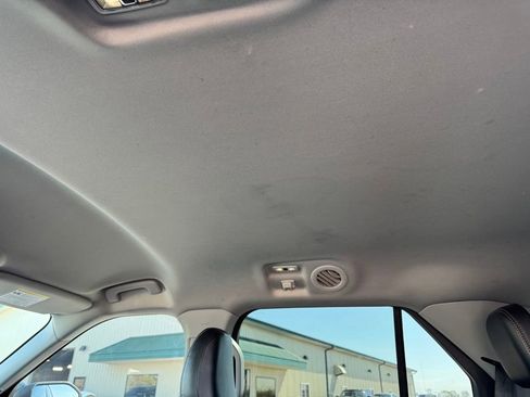 Used 2022 Ford Explorer XLT w/ Equipment Group 202A AWD/4WD image 13