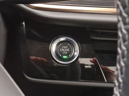 Used 2025 Buick Envision Avenir image 24