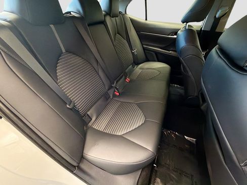 Used 2024 Toyota Camry SE image 14