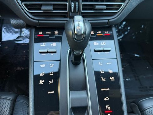 Used 2022 Porsche Macan image 21