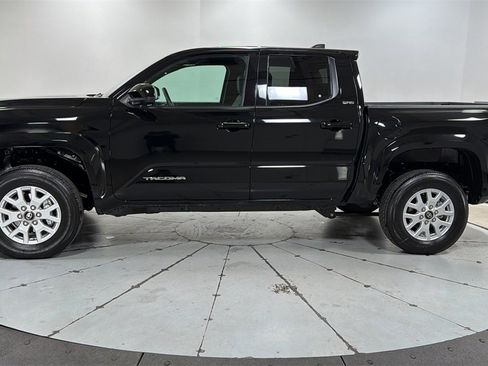 Certified 2025 Toyota Tacoma SR5 image 8