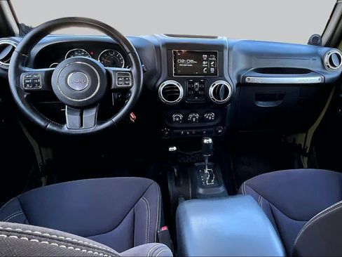 Used 2013 Jeep Wrangler Unlimited Rubicon w/ Connectivity Group AWD/4WD image 17