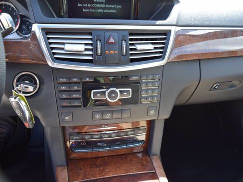 Used 2013 Mercedes-Benz E 350 Sedan image 26