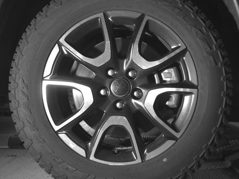 Used 2025 Jeep Compass Trailhawk image 13