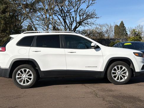 Used 2020 Jeep Cherokee Latitude image 3