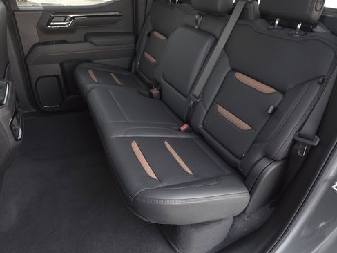 Used 2025 GMC Sierra 1500 AT4 w/ AT4 Premium Package image 32