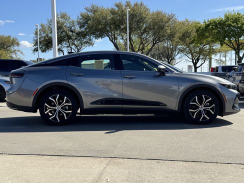 Used 2025 Toyota Crown image 7