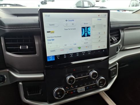 Used 2022 Ford Expedition XLT image 17