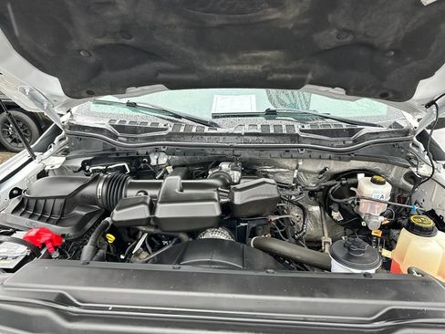 Used 2017 Ford F250 XLT w/ Camper Package image 28