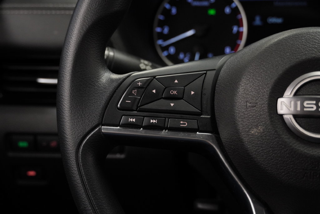 Used 2024 Nissan Sentra SV FWD image 21