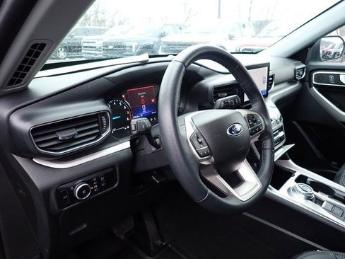 Certified 2023 Ford Explorer XLT w/ Equipment Group 202A image 15