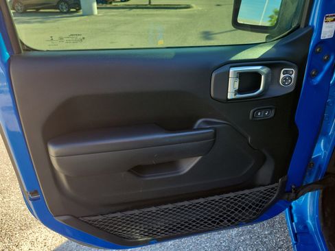 Used 2021 Jeep Wrangler Sport image 10