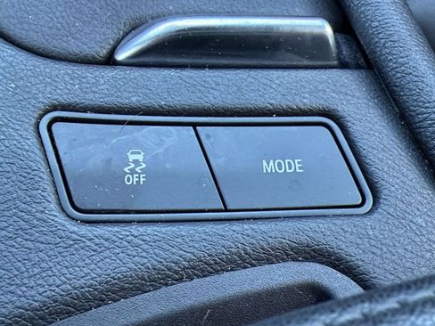 Used 2023 Cadillac XT6 Premium Luxury FWD image 23