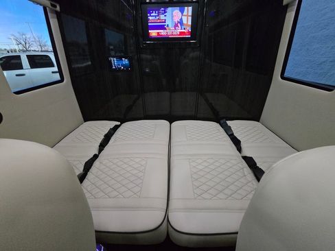 Used 2024 Mercedes-Benz Sprinter 3500 image 7