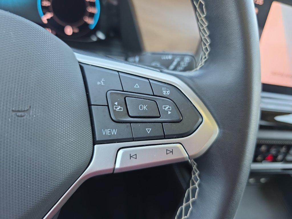 Used 2025 Volkswagen Atlas SE AWD/4WD image 23