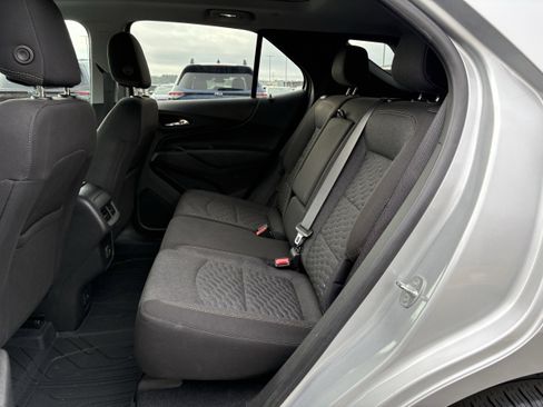 Used 2021 Chevrolet Equinox LT image 32