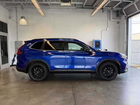 Used 2025 Honda CR-V Sport-L image 2