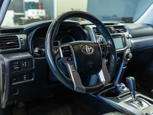 Used 2018 Toyota 4Runner SR5 Premium AWD/4WD image 10