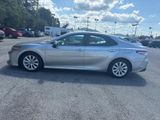 Used 2018 Toyota Camry LE image 3