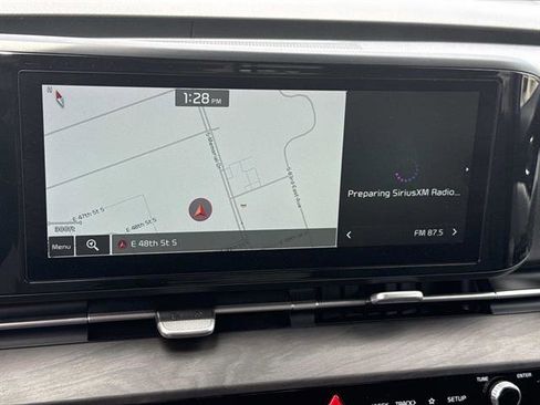 Used 2022 Kia Carnival EX FWD image 18