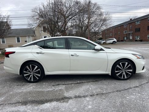 Used 2019 Nissan Altima 2.5 Platinum image 6