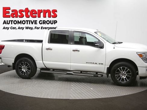 Used 2020 Nissan Titan SV w/ SV Convenience Package image 49