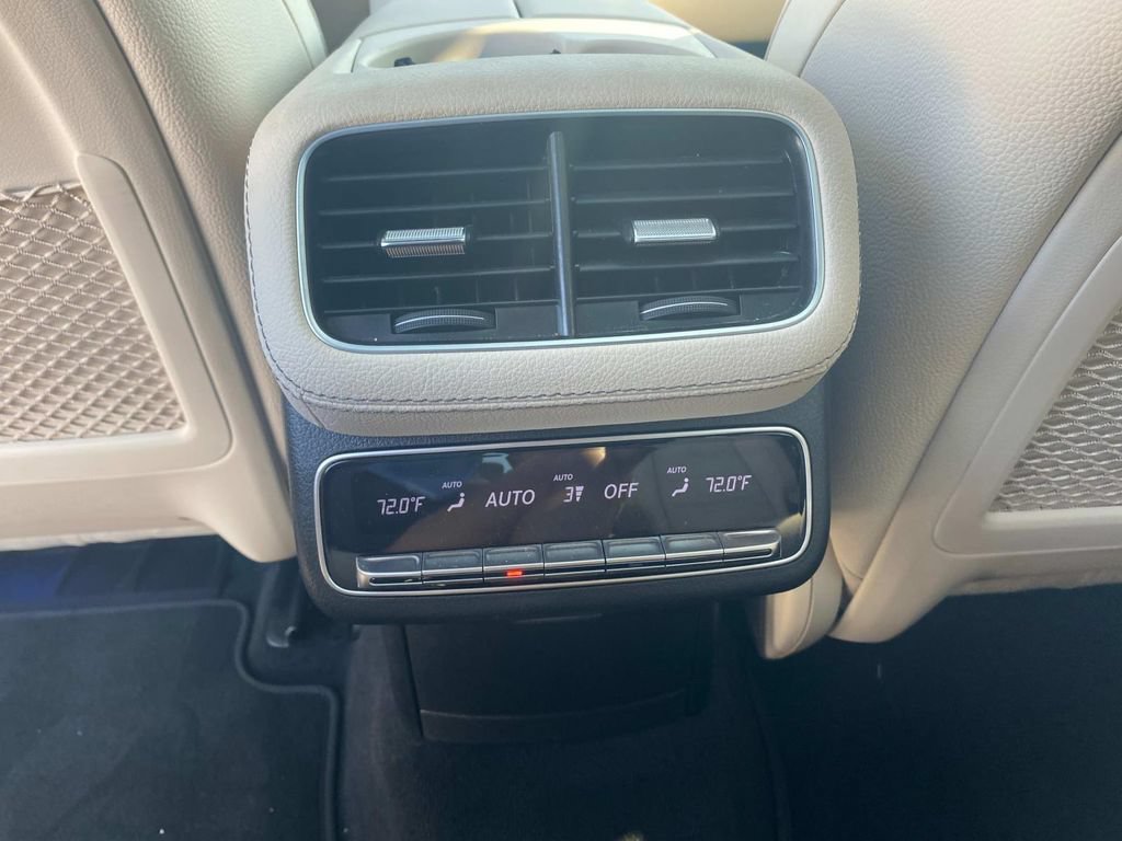 Used 2025 Mercedes-Benz GLS 580 4MATIC image 28