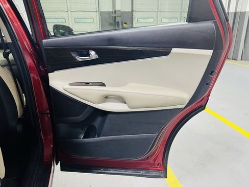 Used 2019 Kia Sorento LX image 27