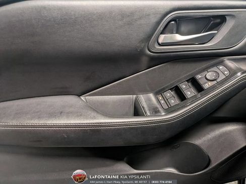 Used 2025 Nissan Rogue SV FWD image 15