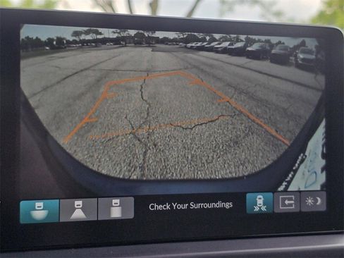 New 2025 Honda Pilot Touring image 7