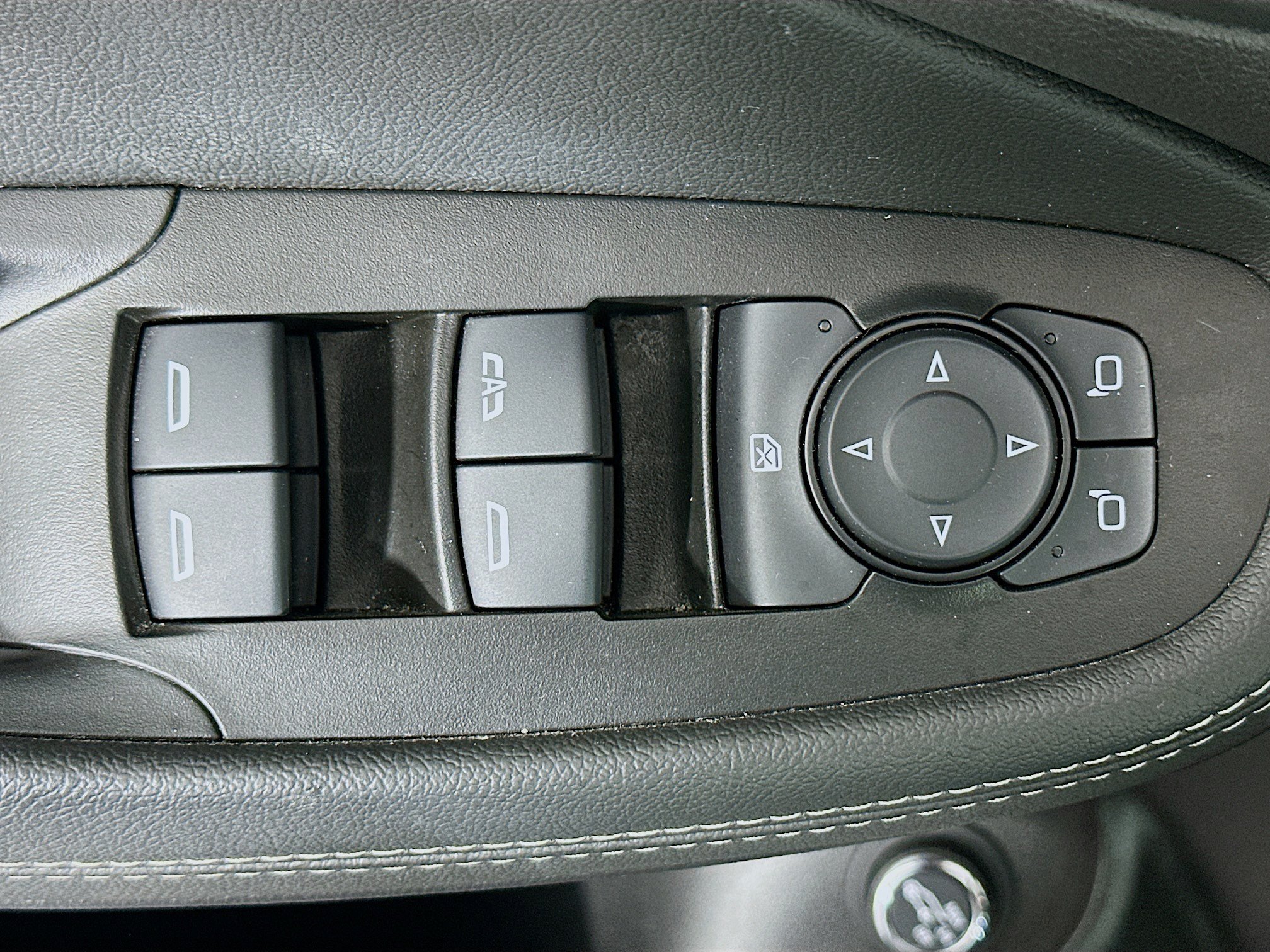 Used 2023 Buick Encore GX Select w/ Sport Touring Package FWD image 15