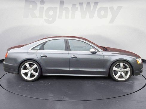 Used 2014 Audi S8 w/ Driver Assistance Package image 4