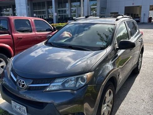 Used 2015 Toyota RAV4 LE AWD/4WD image 1