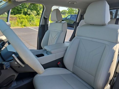 Used 2025 Hyundai Santa Fe SEL AWD/4WD image 17