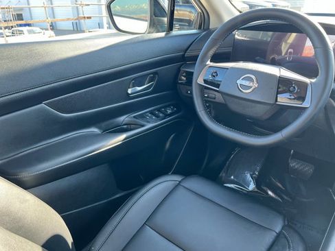 Certified 2025 Nissan Murano SV image 11