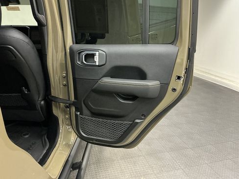 Used 2025 Jeep Gladiator Sport AWD/4WD image 31