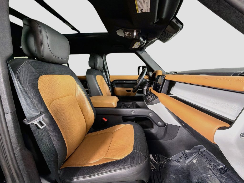 Certified 2024 Land Rover Defender 130 X-Dynamic SE AWD/4WD image 30